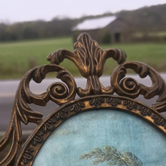 Vintage Brass Oval Wall Decor - Picture 8 of 8